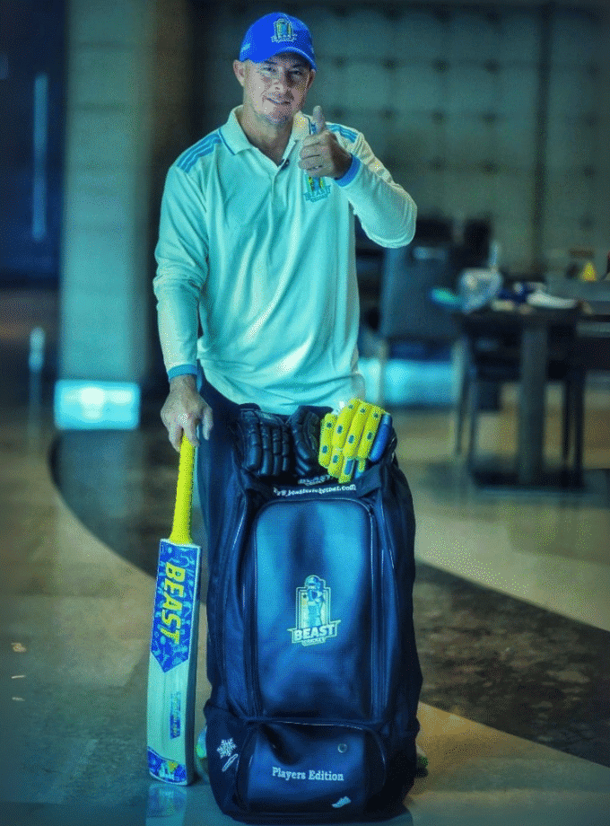 BEAST CRICKET Smart Players Edition Kitbag